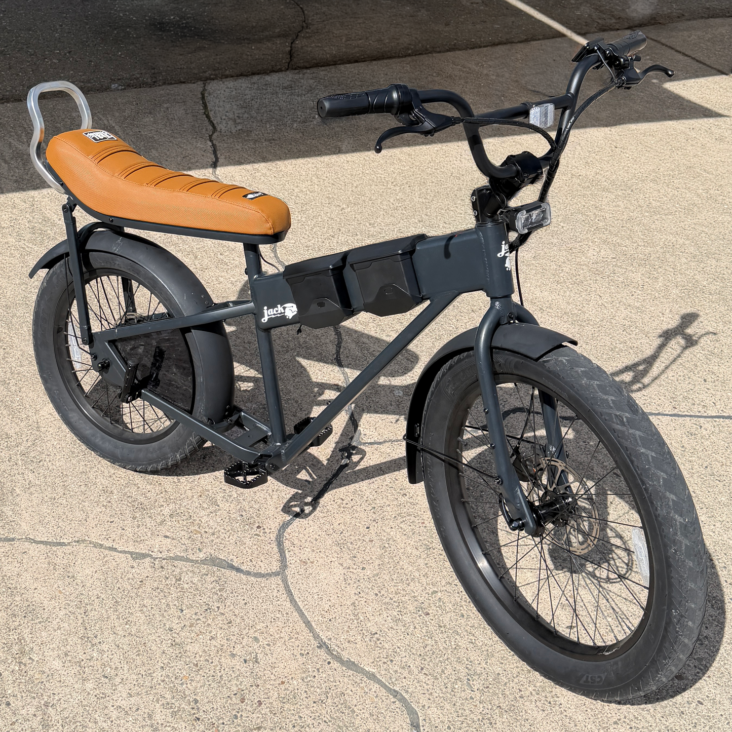 Thrill Seekers Caramel Saddle
