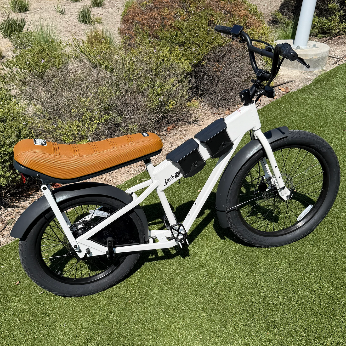 Thrill Seekers Caramel Saddle